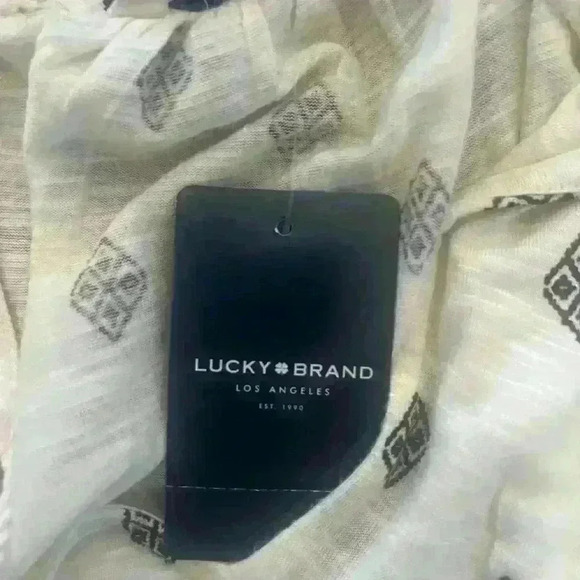 Lucky Brand ladies sleeveless blouse Large. NWT. Tassels in front V neck - Picture 11 of 12